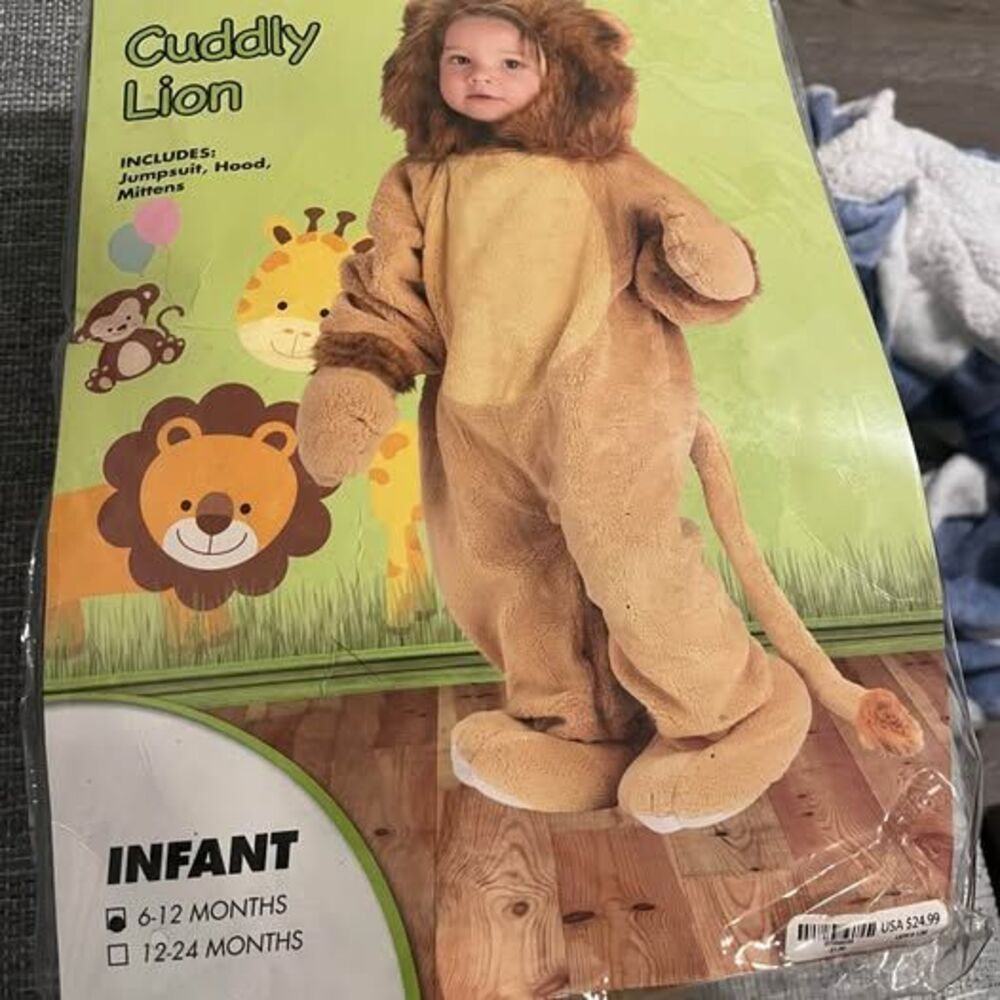 Spirit Halloween Cuddly Lion Infant Costume 6-12 Months